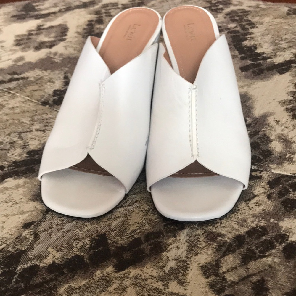 Amalia Open Toe Mule
LEWIT